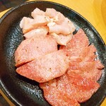 焼肉孔明 - 上タン塩＆厚切り牛タン＆豚上ホルモン