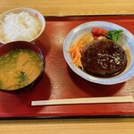 岩倉食堂 - 煮込みハンバーグとごはん、味噌汁