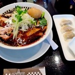 ラーメンキャロル - Ｂセット（ＢＬＡＣＫ　ＵＷＯ＋ワンタン３個、味玉））