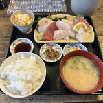 Wakaya Tsuya - お造り盛り合わせ定食 1760円
                単品　金山寺味噌 88円