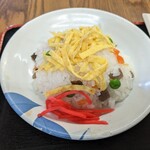山下うどん - 「ばら寿司」(￥200)