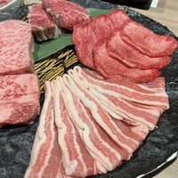 近江うし 焼肉 にくTATSU 青山本店 - 