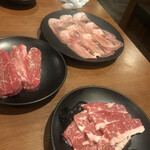 国産牛焼肉食べ放題 肉匠坂井 - お肉