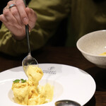 プーケットオリエンタル - 液体窒素を使ったイリュージョンマンゴー＆バニラアイスクリーム ★いっしーリコメンド