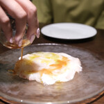 プーケットオリエンタル - 市場直送活〆真鯛のオリジナル瞬間燻製カルパッチョ