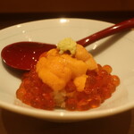 鮨 しみづ - 雲丹と生いくらの小丼アップ