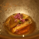 鮨 しみづ - 長崎県姫鮑の煮物アップ