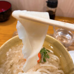 手打ちうどん 上を向いて - 