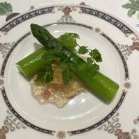 南蛮 銀圓亭 - ランチ魚料理コース７０００円。アスパラガス コンソメゼリー。アスパラガスが素晴らしく、美味しくいただきました(^｡^)