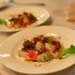 バビットラウンジ - ホタテのカルパッチョ。２名で伺ったらシェアしてサーブしてくれました。