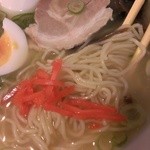 佐賀ラーメン　美登里 - 紅しょうがONで見事に豚骨風味が覚醒！