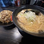 Somei Yoshino - ラーメン+チャーハン