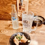 はかた商店 - ハイサワー(グレープフルーツ)/お通し/蛇口焼酎