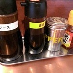 佐賀ラーメン　美登里 - 卓上調味料