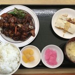 紅四季 - 料理写真:黒酢鶏ランチ