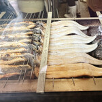 うなぎの豊川 - お店の外から焼き場が見えますよ！(^○^)