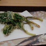 割烹 伊とう - 行者にんにくの天ぷら