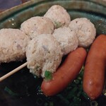 おでん のび田 - 鶏つくね串390円×2とシャウエッセン220円