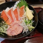 築地食堂 源ちゃん - サーモンネギトロ丼