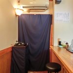 麺屋 一楽 - 【'13/08/07撮影】店内のカウンター席の風景です