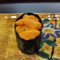 肉懐石 凜然 - 神戸牛トロ雲丹軍艦