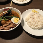 スープカリー スアゲ プラス - せせりの塩麹漬けカレー(エビスープ)