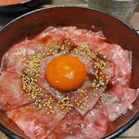 熟成焼肉 あらた - 薄切り生肉が満開！