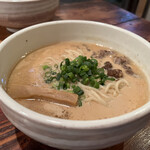 吉田製麵店 - ハチワレの鶏白湯
