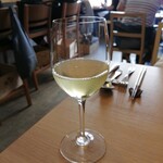 La Prima Pagina - ランチタイムワイン白…辛口で私好みでした♪