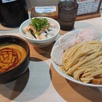 麺屋 さん田 - カレーつけ麺大盛と鶏チャーシュー丼