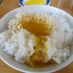 生姜ラーメン みづの - 卵ごはんで食べます