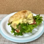 丹青 - 鶏もも肉のローストと野菜のサンド