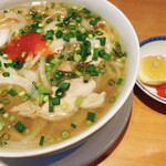 サイゴンマジェスティック - バチエウセットの鶏肉フォー