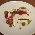 寺地町酒場 - 高島フルーツトマトハーフとモッツァレラ