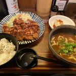 うどん処　麦一 - 料理写真:わらじチキンカツ定食（小盛りカレーうどん）