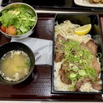 Yakiniku Don Aburi Ichiban - 炙り牛タン重、ご飯大盛り、スープ&サラダセット