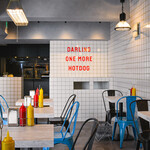 DARLING ONE MORE HOTDOG - テーブル席