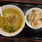 本格中華料理 八福 - 坦々麺と鶏丼
