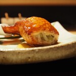 おみ乃 - 天豆を詰めた手羽先