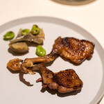 レストラン オオツ - 2023.5 ランド産ピジョン腿肉 アーティチョーク そら豆