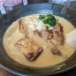 沖縄島系らーめん よな島 - こってり島ラーメン