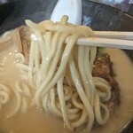 沖縄島系らーめん よな島 - ムチッとした麺