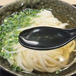 本格派博多うどん はし田たい吉 - かけうどん 冷 550円