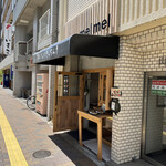 mel mel cafe. - かわいい感じのお店です。