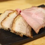 中華そば 高野 - 別皿で豚チャーシュー追加