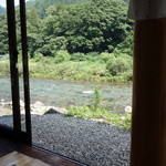 天然鮎料理　おもだか - 部屋からは板取川が見えます