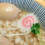 麺家 たけ田 - 味玉、ナルト、玉ねぎ、カイワレ