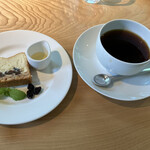 ティールーム Nicol - ゴルゴンゾーラのチーズケーキと珈琲のセット 1,230円