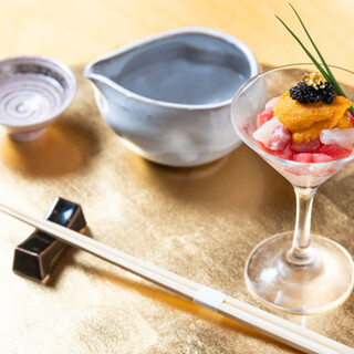上質な食材による握りと一品料理を味わう「おまかせコース」