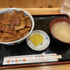 ぶた丼のとん田